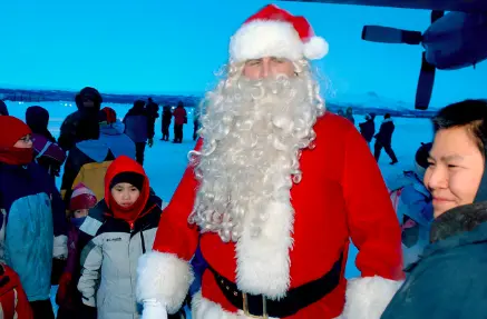 Santa Claus asintomático visita asilo, causa brote y mueren 18 