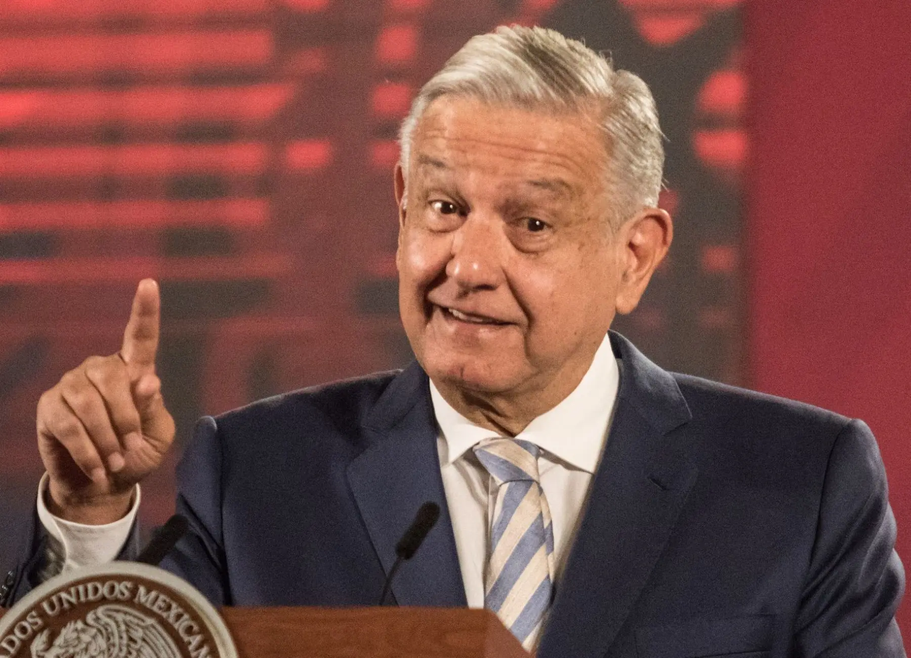 AMLO juega broma en Día de los Inocentes