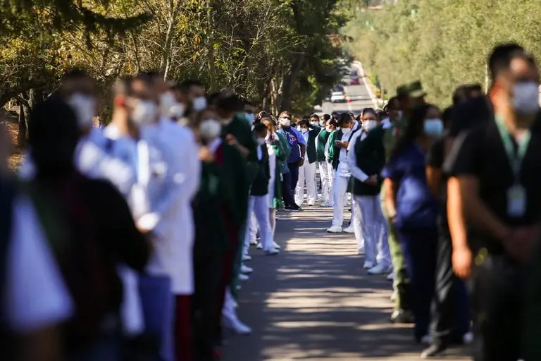 Médicos esperando vacunación contra Covid-19