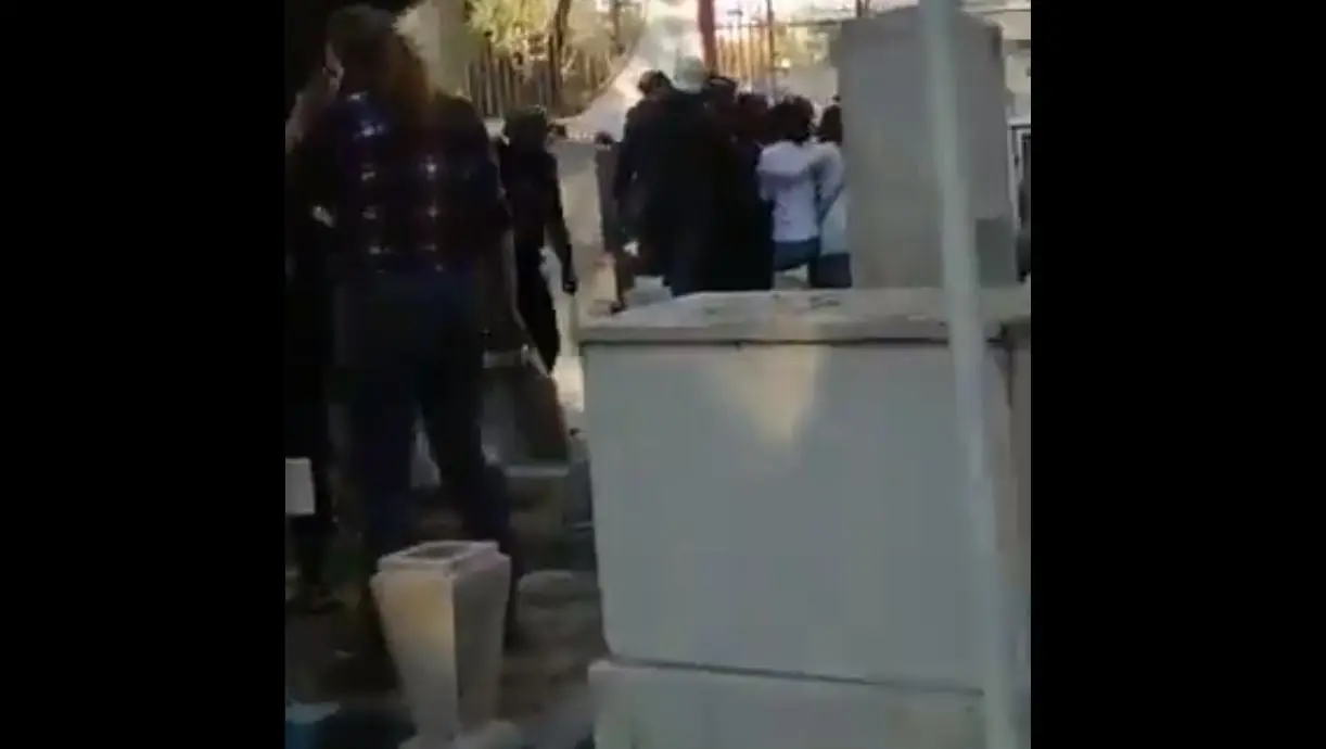 Se desata zafarrancho durante entierro de un menor en Azcapotzalco. Foto: captura de pantalla.