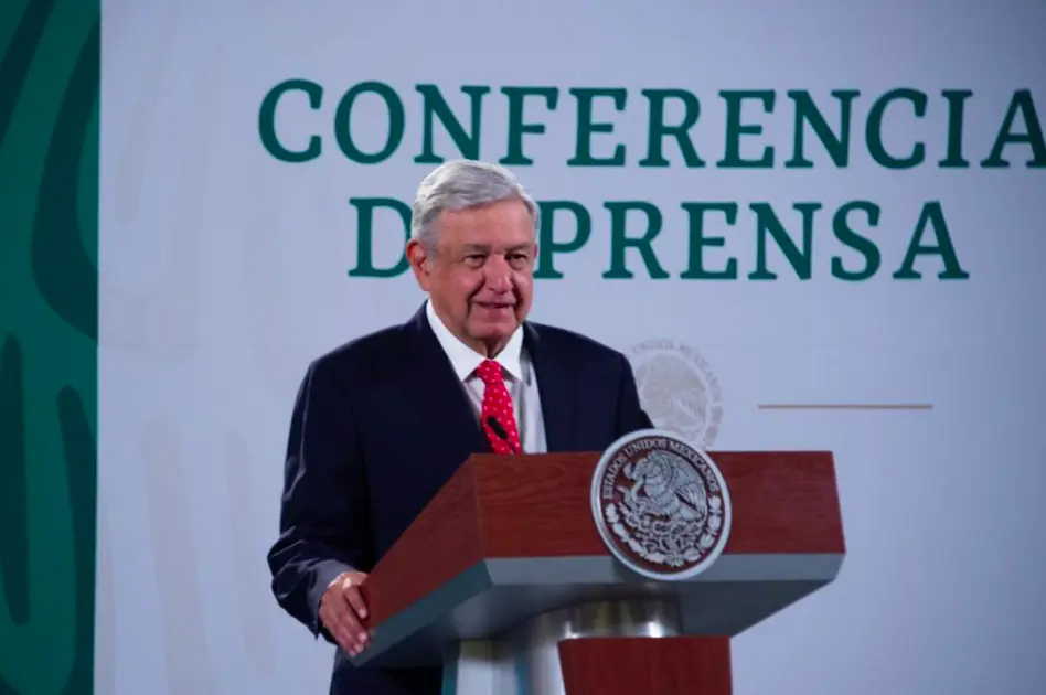 AMLO señaló a directivo de Twitter de nexos con el PAN