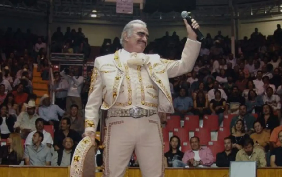 Vicente Fernández confesó que lo acosaron (@_vicentefdez)