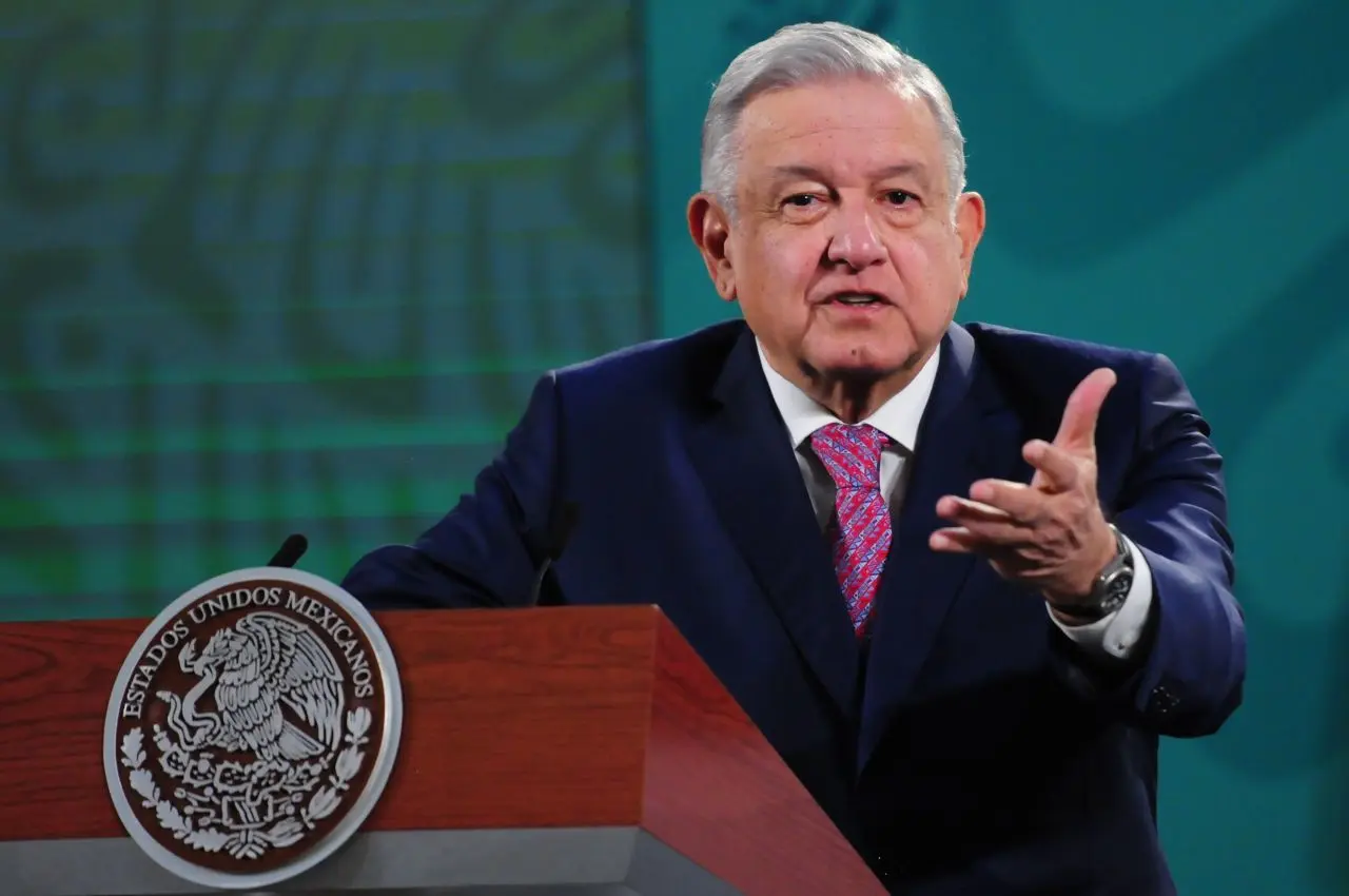 AMLO se niega a usar cubrebocas. Foto: Daniel Augusto. (Cuartoscuro).