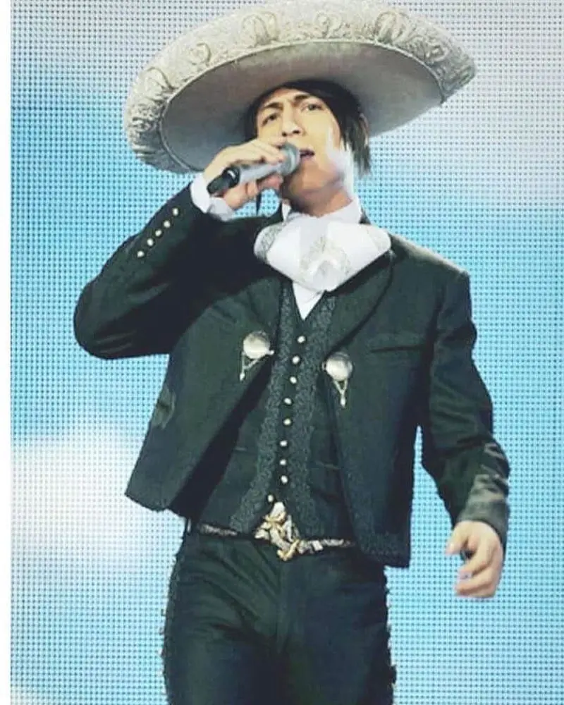 Botti en su paso por La Academia (@bottimusic)