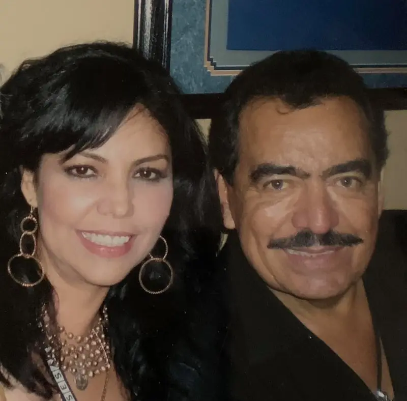 Lupita Castro junto a Joan Sebastian (Facebook: Lupita Castro)