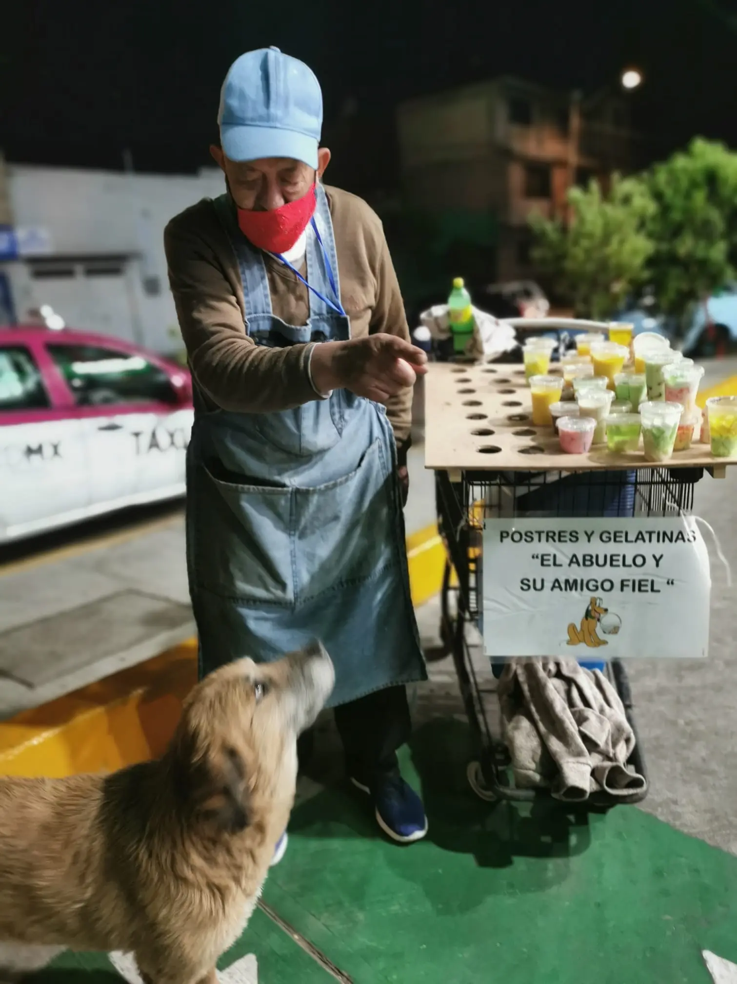 Señor Medrano en calles de la CDMX.