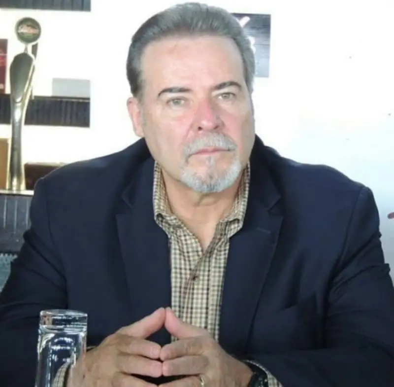 Évora asegura que aún no lo citan para vacunarse (@cesarevoraoficial)