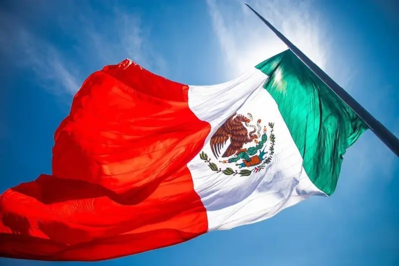 Astudillo resaltó la magnificencia de la bandera (@HectorAstudillo)