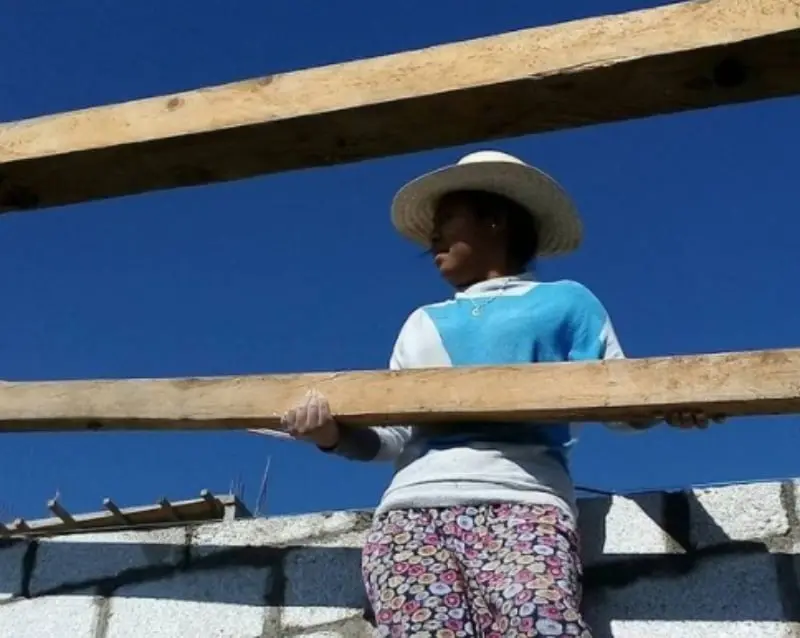 Ayudó en labores de albañilería (@lunaedithaparicio)
