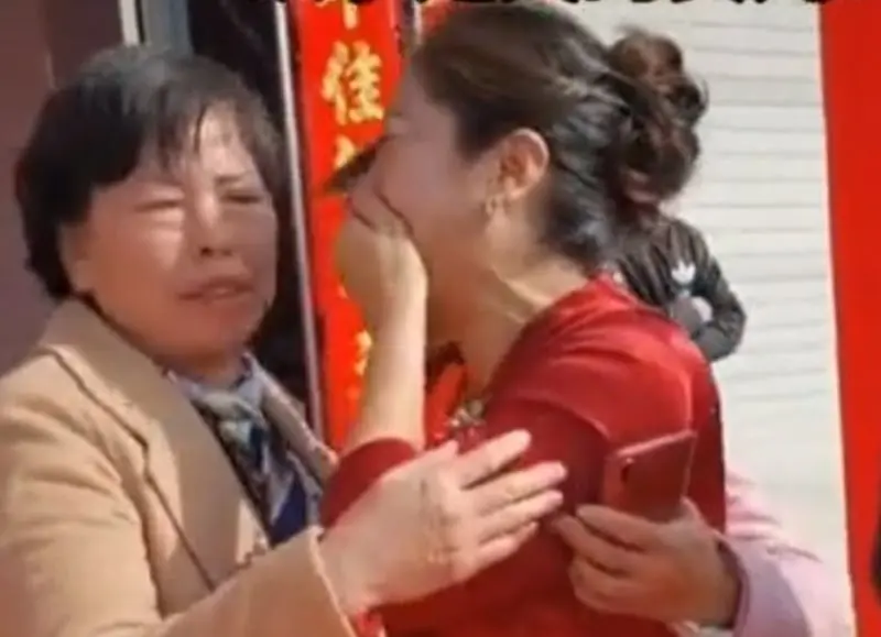 El reencuentro se dio en el lugar menos esperado (orientaldaily.com.my)
