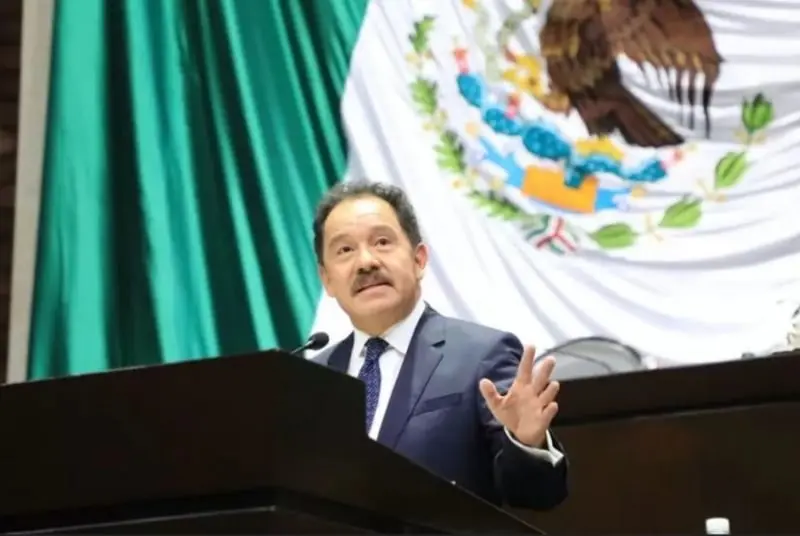 Mier acusa que Córdova no es imparcial (capital21.cdmx.gob.mx)