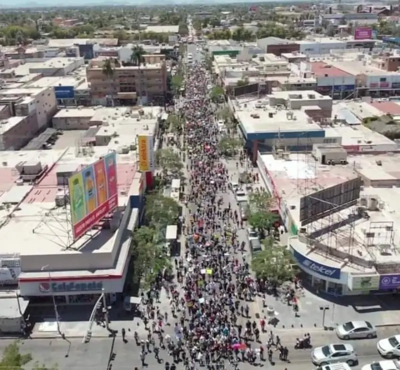 La manifestación en Los Mochis del domingo 18 de abril (@NelsonMireles)