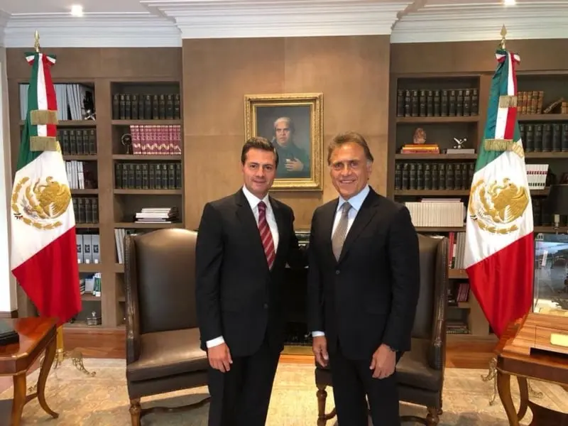 Yunes en una reunión con EPN (FB: Miguel Ángel Yunes Linares)