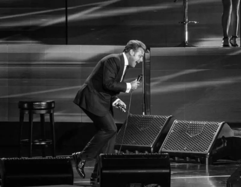 Ha vendido 90 millones de discos (@lmxlm)