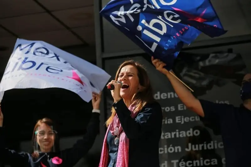 Dice que apoyará a Margarita Zavala (FB: Felipe Calderón)