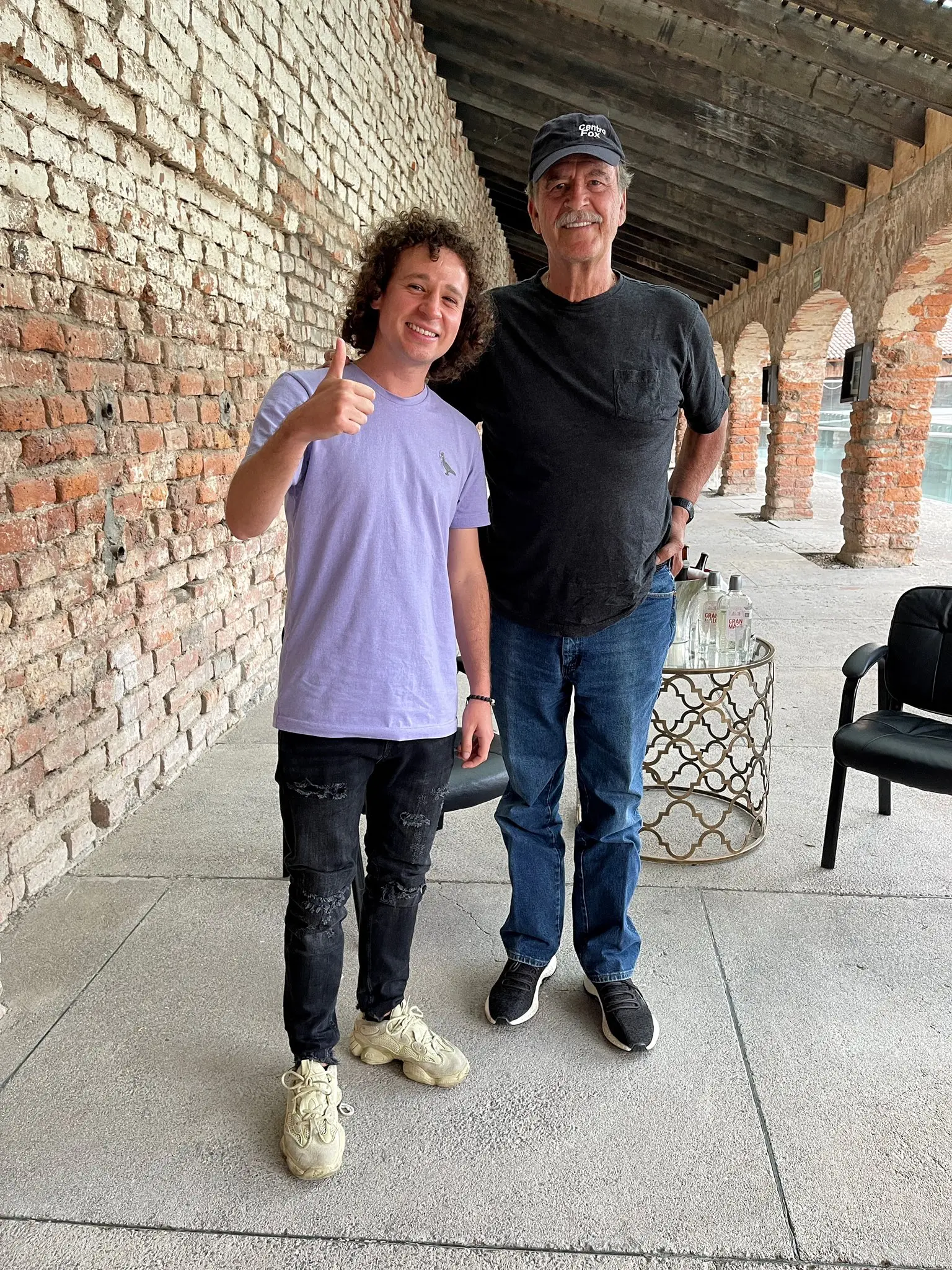 Twitter: @LuisitoComunica