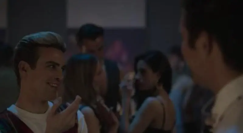 El personaje de Cris Valdés en Luis Miguel: La Serie (IMDb.com)