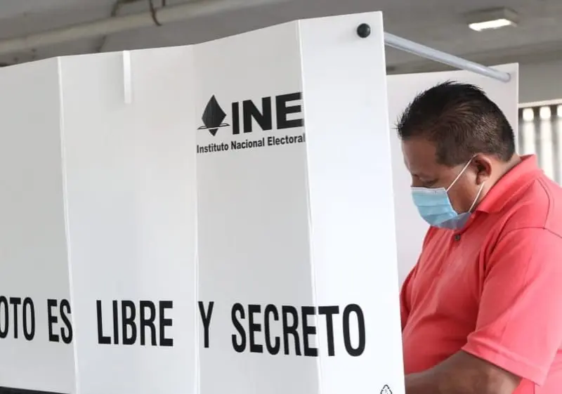 Piden a los funcionarios públicos no interferir en los comicios (FB: INE México)