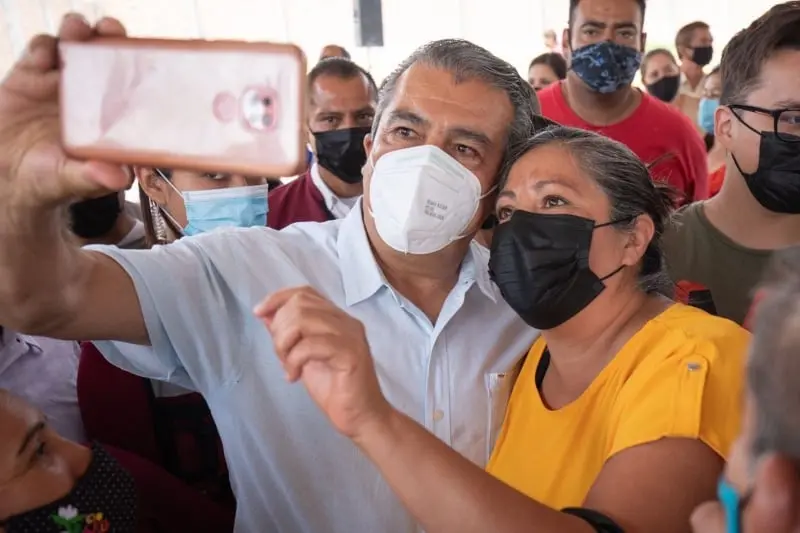 Continuó haciendo actos de campaña (@raulmoronO)