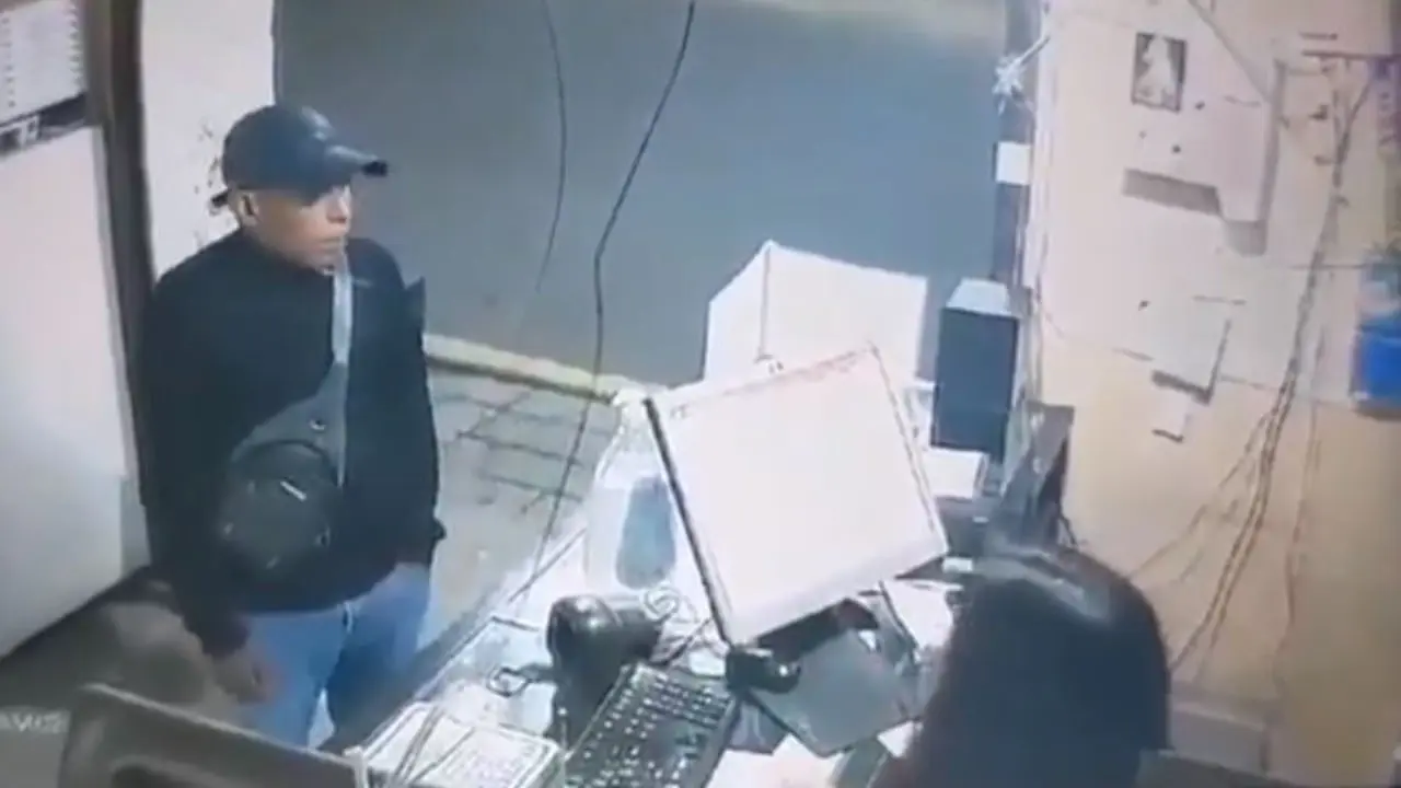 Asalto en tienda de la CDMX. Foto: captura de pantalla,