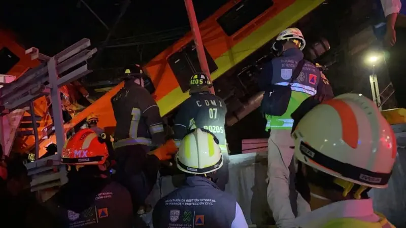Dijo que él y sus compañeros suelen dormir debajo del Metro (@SGIRPC_CDMX)