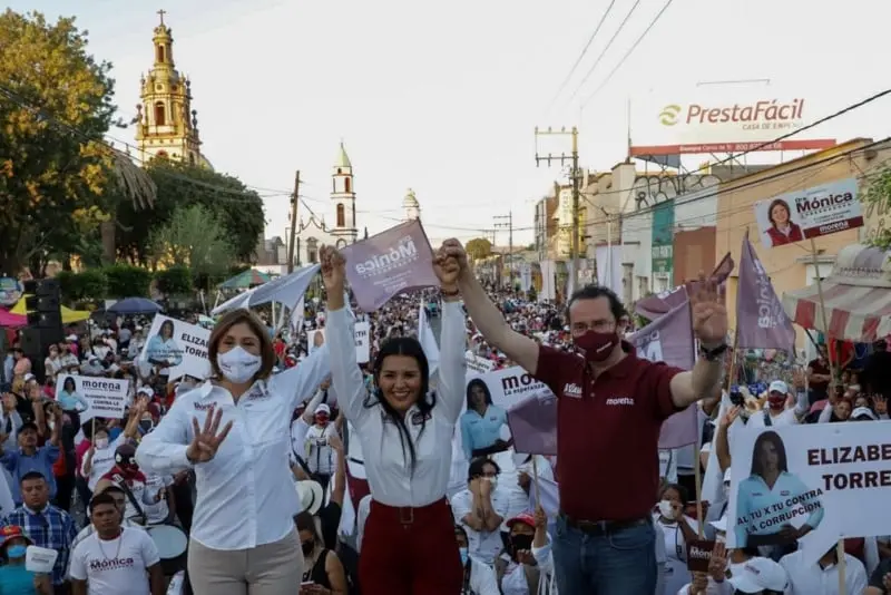 Mónica (izq.) habría omitido gastos de precampaña (@MonicaRangelSLP)
