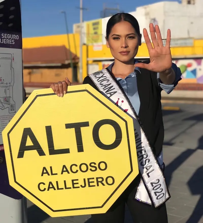 Ha colaborado en campañas contra el acoso callejero (@andreamezamx)