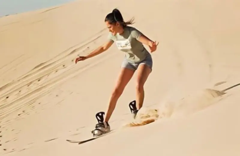 Suele practicar deportes extremos (@andreamezamx)