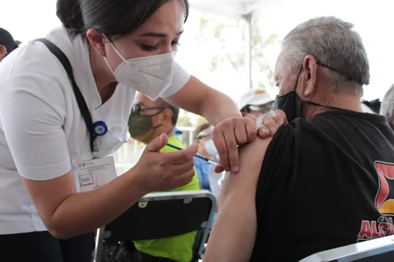 Los docentes recibirán el biológico de CanSino (@SSaludCdMx)