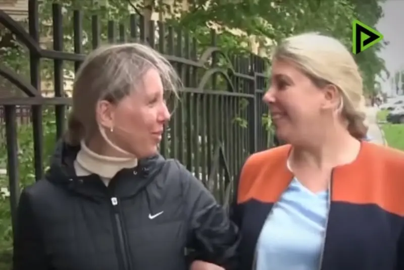 Ulyana intuyó que Ksenia era su gemela (YouTube: RT en Español)