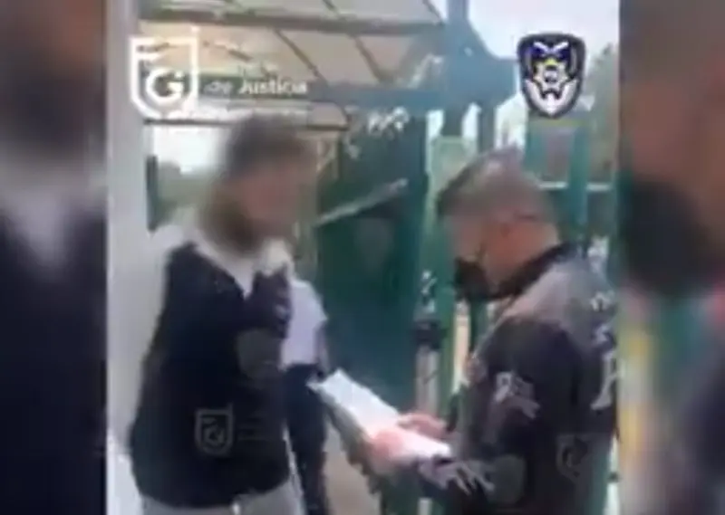 Fue detenido a las afueras del hospital (@FiscaliaCDMX)