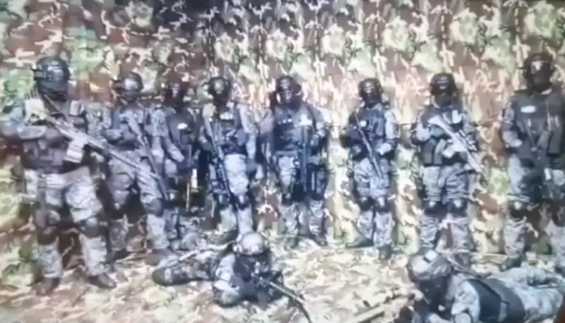 El CJNG mostró equipo táctico y armas de largo alcance (@siete_letras)