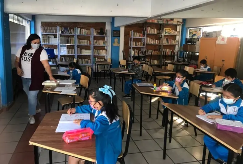 Los grupos deben cerrar en caso de existir casos (@SEP_mx)