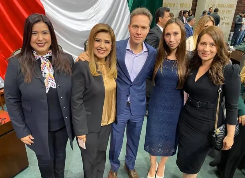Pidió a diputados y senadores que replanteen sus alianzas (FB: Manuel Velasco Coello)