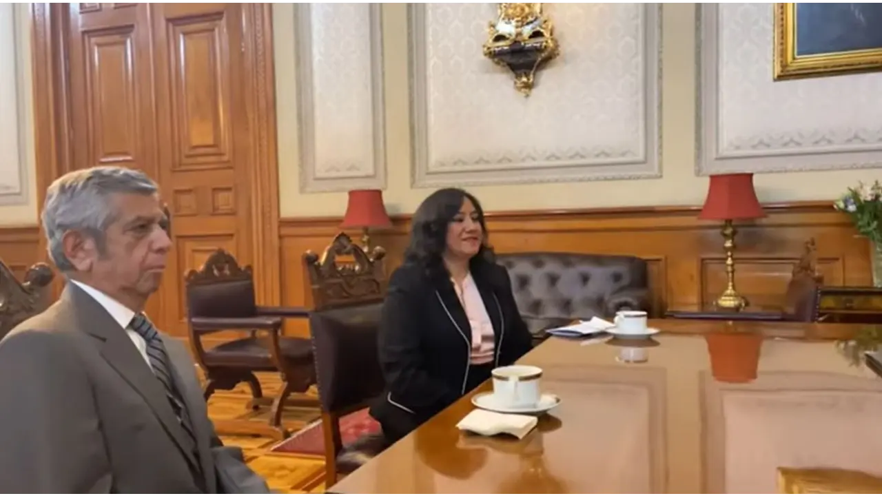 Irma Eréndira deja el gobierno de AMLO, hay nuevo secretario en la Función Pública. Foto: especial.