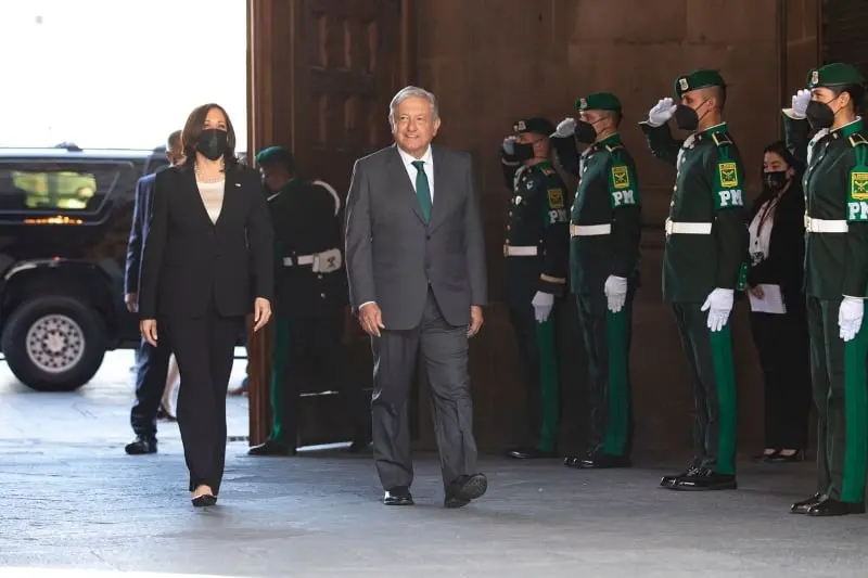 Kamala Harris bromeó acerca del tema (lopezobrador.org)