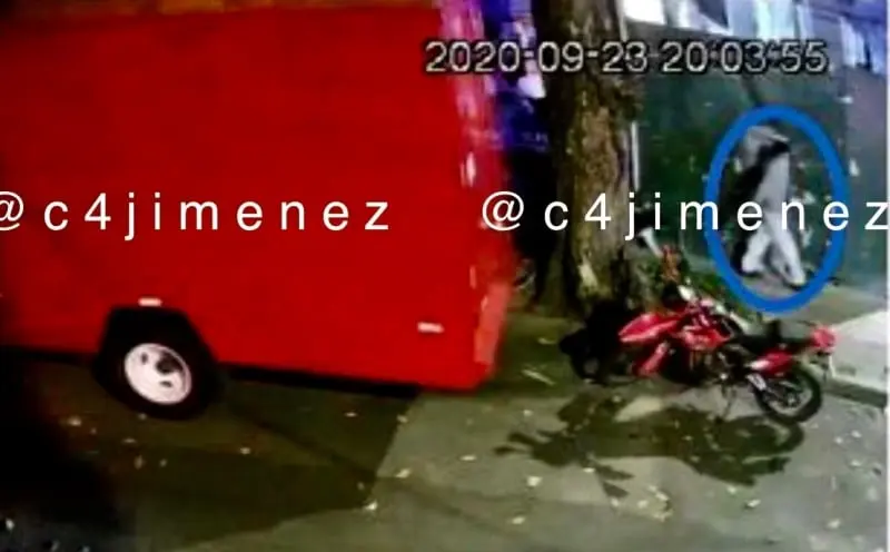 El sujeto opera en un corredor paralelo al Periférico (@c4jimenez)