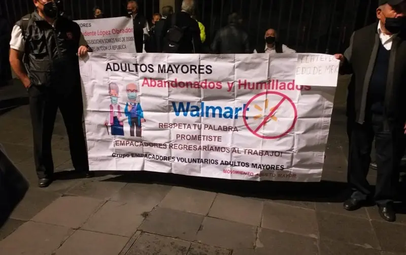 Los adultos mayores pidieron ayuda a López Obrador (@vialhermes)