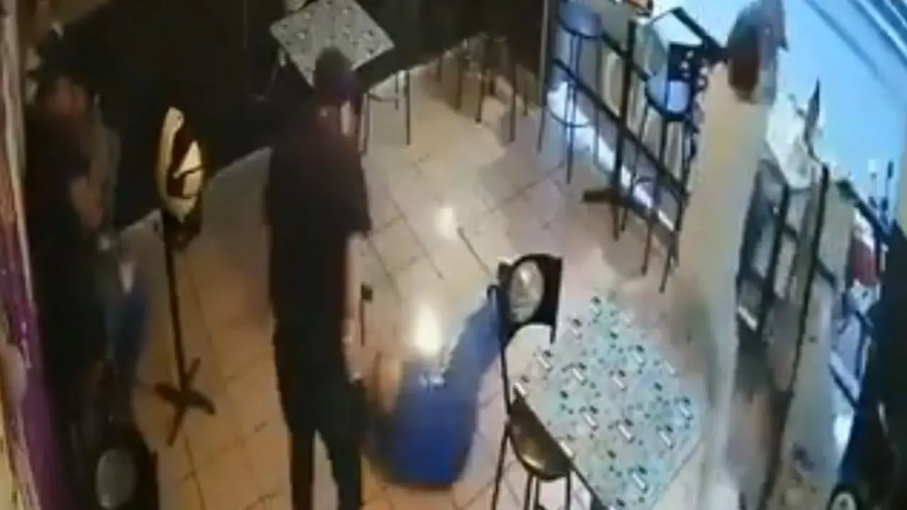 Difunden video de ataque al interior de un bar en Morelos. Foto: captura de pantalla.