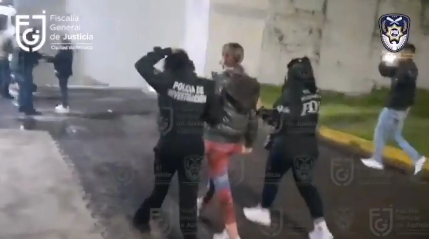 Difunden video de la detención de la Youtuber YosStop. Foto: captura de pantalla (FiscalíaCDMX).