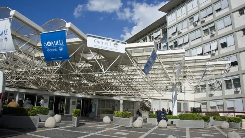 Vista del hospital donde fue operado el Papa (@vaticannews_es)