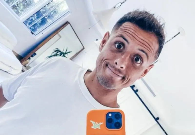 Denunció las actitudes de Javier Hernández (@ch14_)