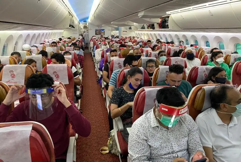Pudo contagiar a la tripulación del avión (@IndianEmbJkt)