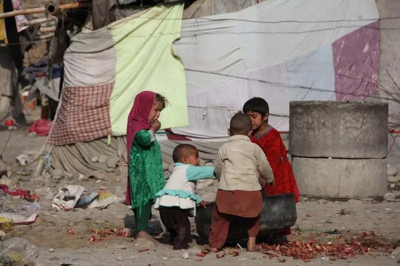 Afganistán cuenta con la mayor tasa de mortalidad infantil, según la ONU (@save_children)