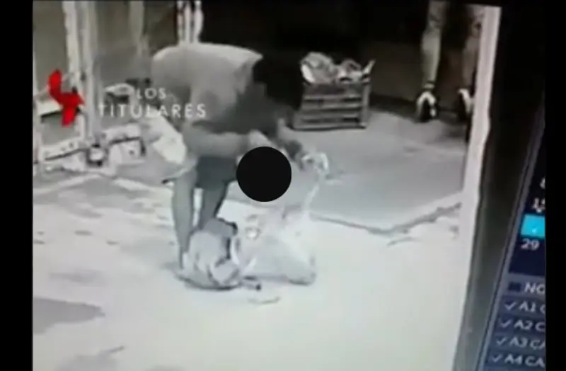 Llegó a sacar la cabeza humana en los pasillos (Especial)