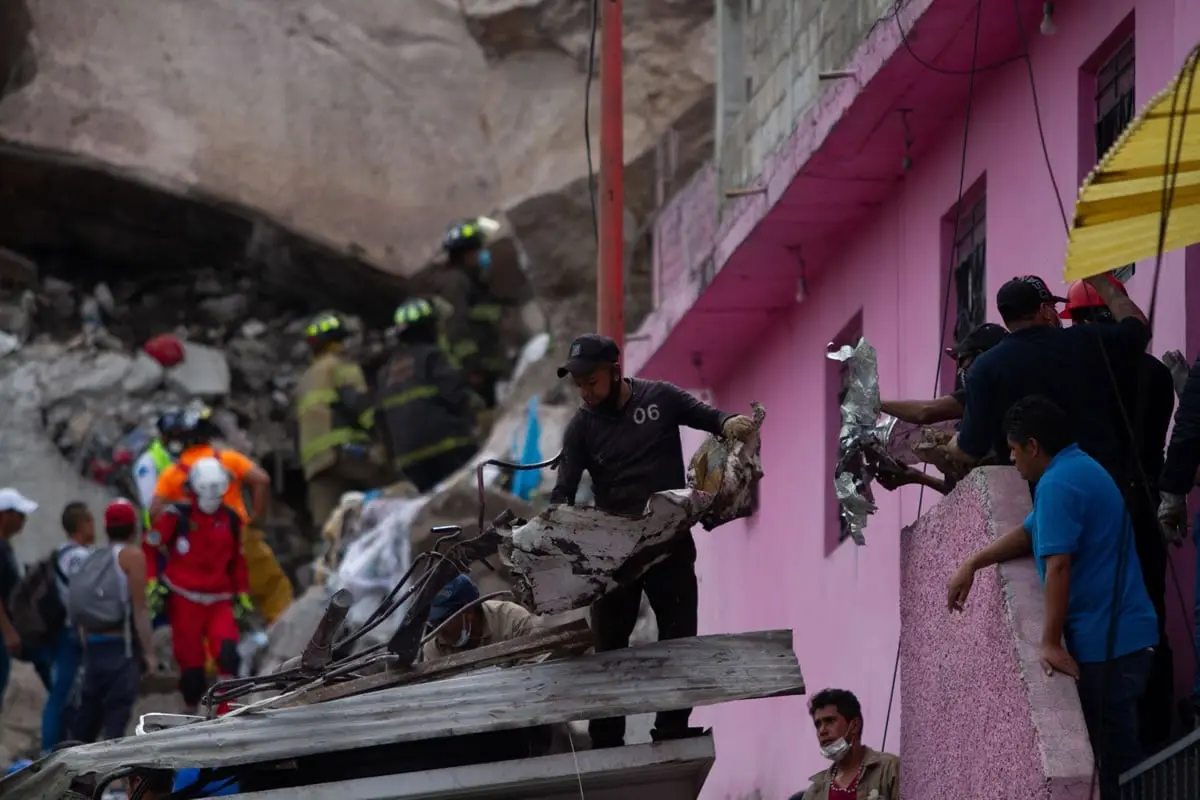 Las personas aledañas a la zona cero no quieren abandonar sus hogares (Cuartoscuro)