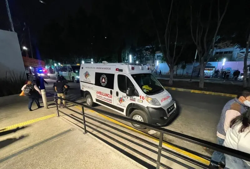 Personal especializado tuvo que atender a las personas afectadas (@Alc_Iztapalapa)
