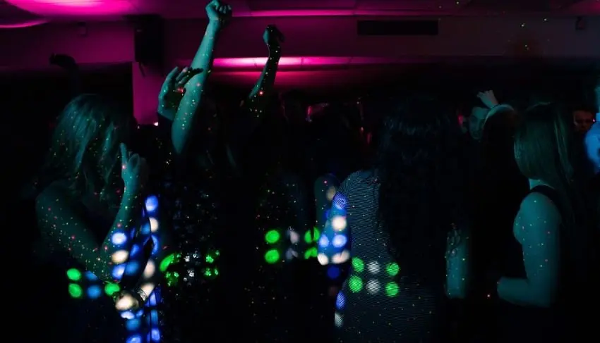 Bares y discotecas preparan movilizaci&oacute;n para exigir reapertura