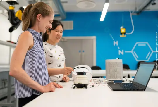 La participación de las mujeres en STEM es baja: ¿Exclusión social o elección propia?