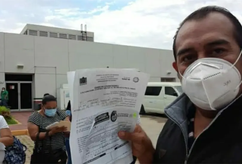 Se hace lo correcto: exdiputado de Morena recibe vacuna contra Covid-19